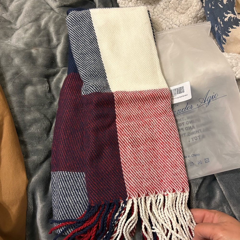 Wander Agio Red and Blue Striped Scarf